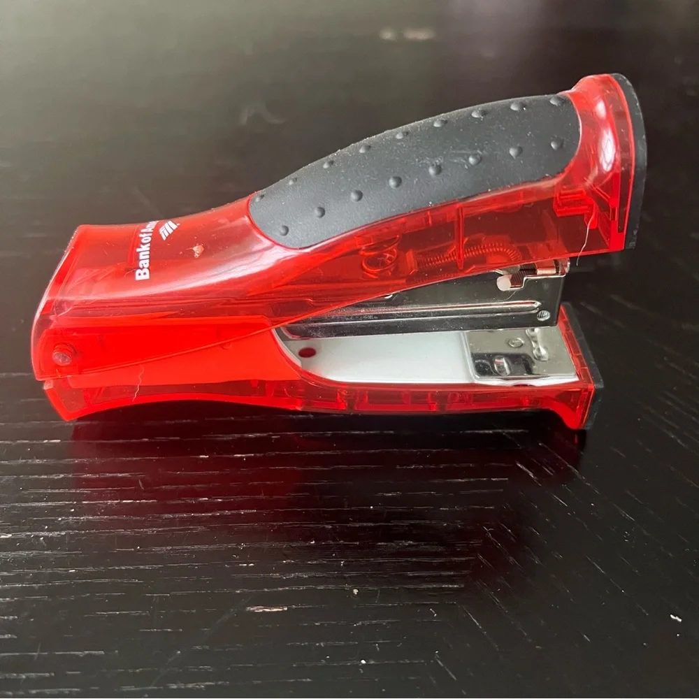 ✅ Red Stapler - Picture 2 of 4